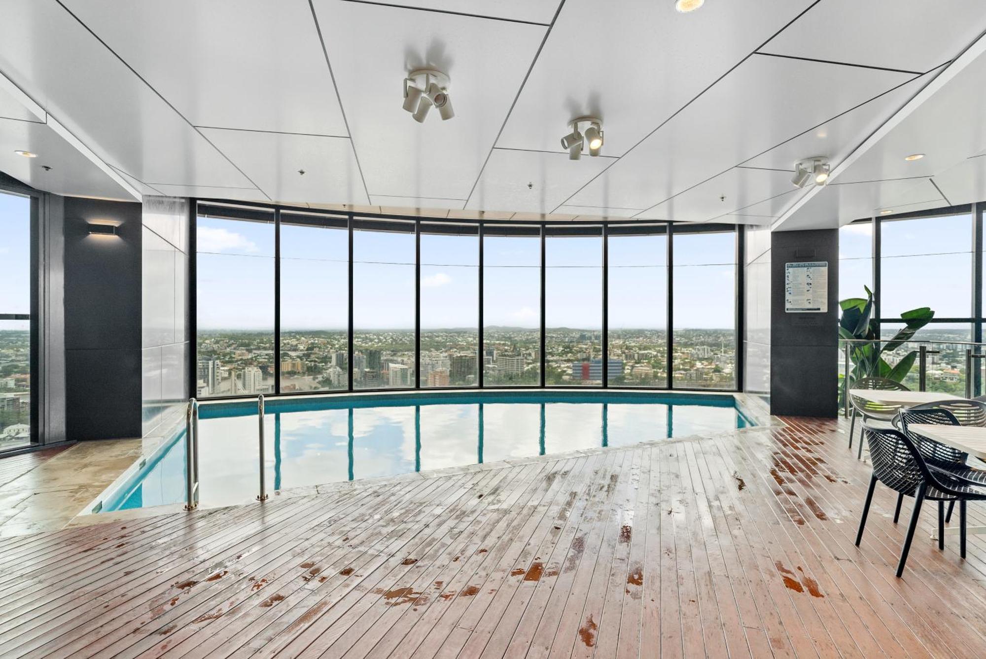 Apartment Breathtaking River View Brisbane's Iconic Skytower